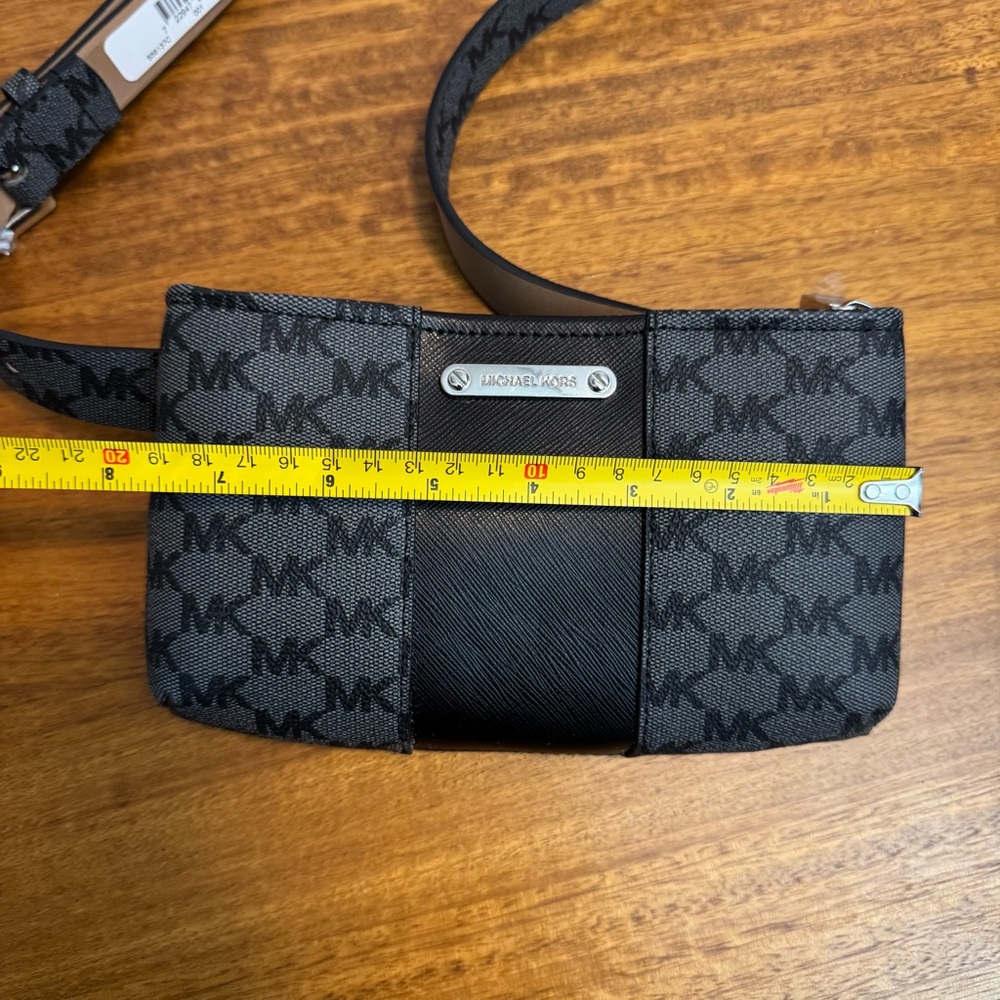 NEW! Michael Kors Women's Belt Bag - Picture 3 of 8